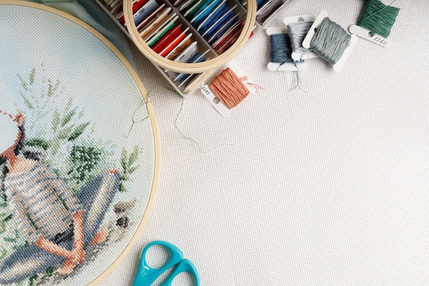 Tablero con patrones de bordado